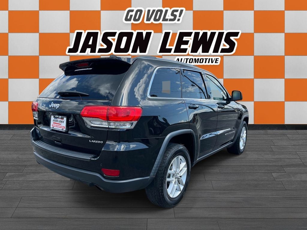 2018 Jeep Grand Cherokee — rear three-quarter view